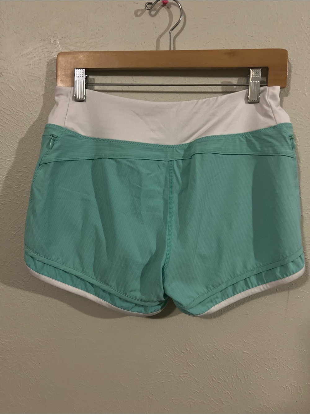 Hylete Mint Athletic Shorts with White Waistband and grey Liner size Small - Picture 4 of 5